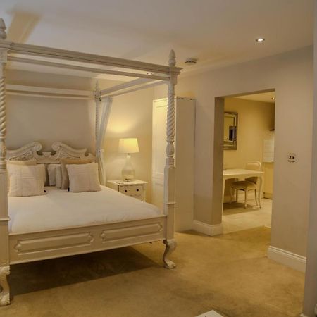No.10 Preston Hotel Престън Екстериор снимка