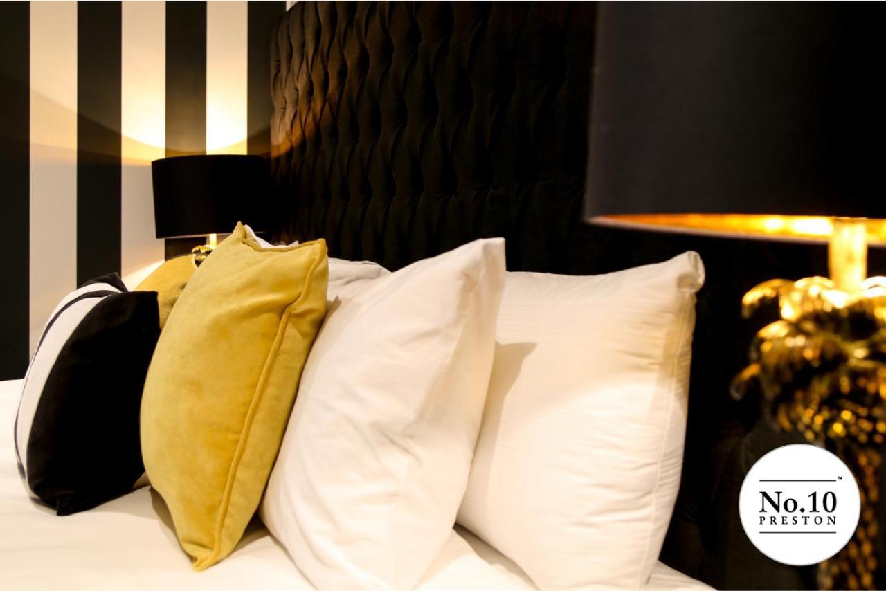 No.10 Preston Hotel Престън Екстериор снимка