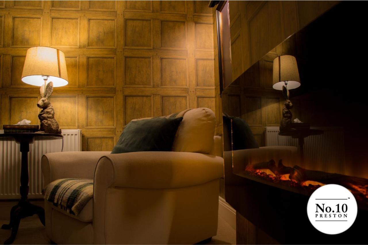 No.10 Preston Hotel Престън Екстериор снимка