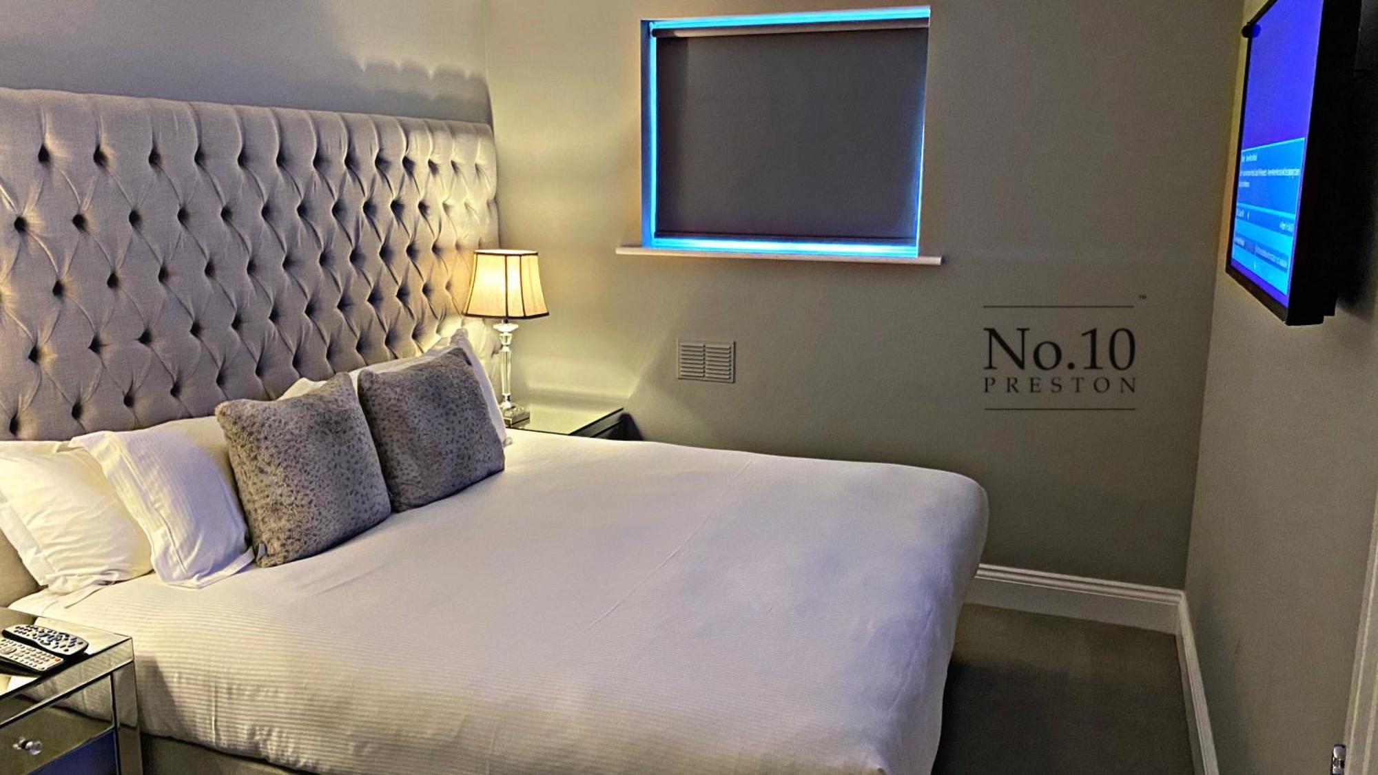 No.10 Preston Hotel Престън Екстериор снимка