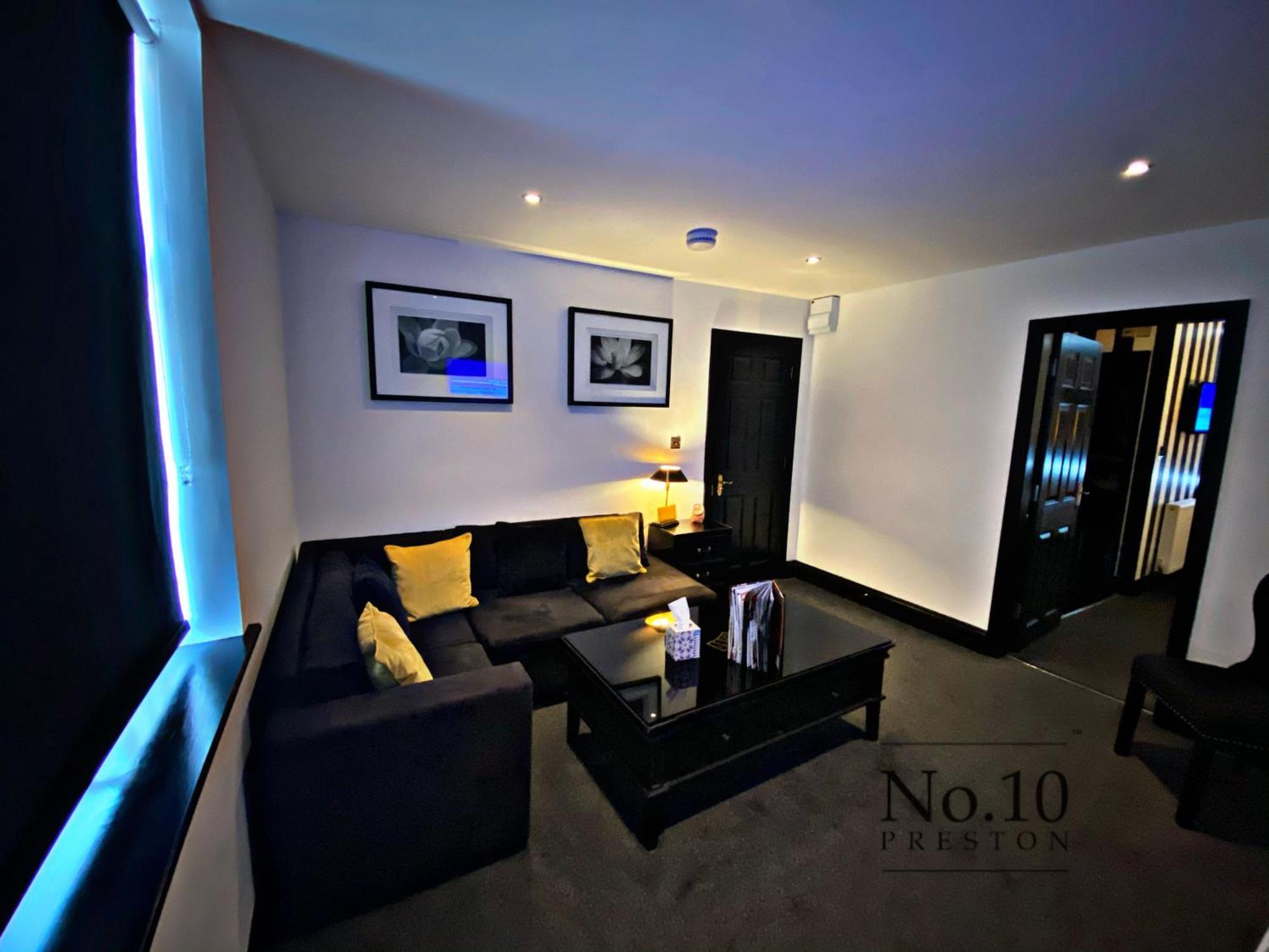 No.10 Preston Hotel Престън Екстериор снимка