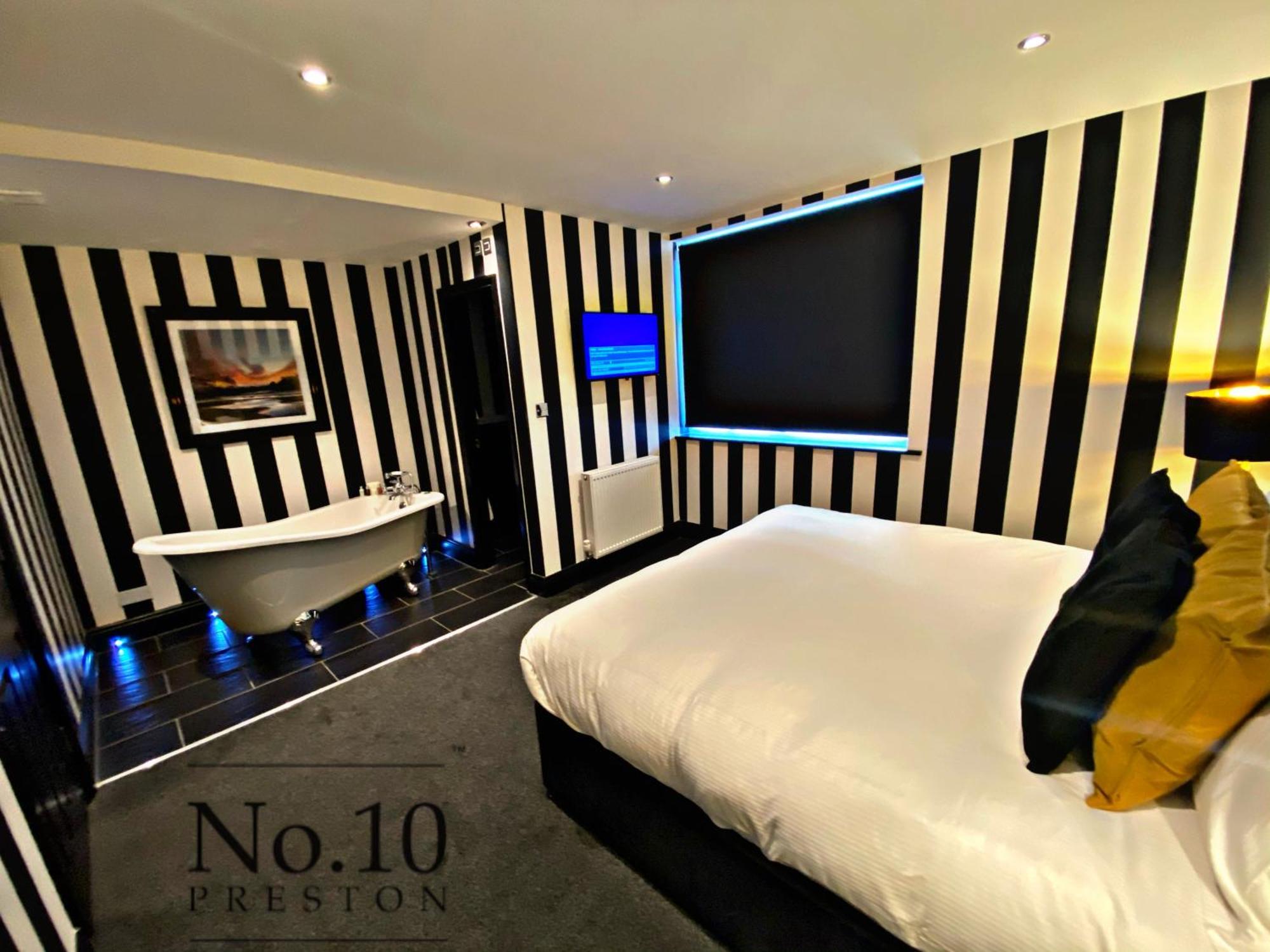 No.10 Preston Hotel Престън Екстериор снимка