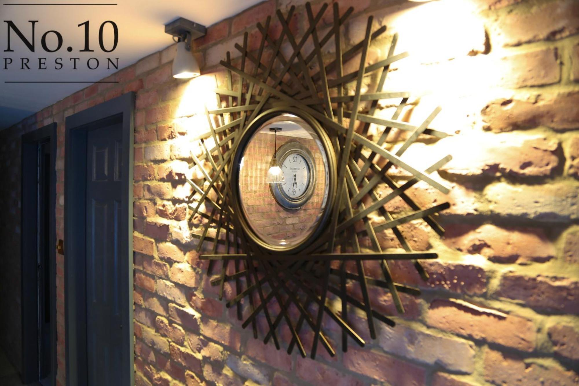 No.10 Preston Hotel Престън Екстериор снимка