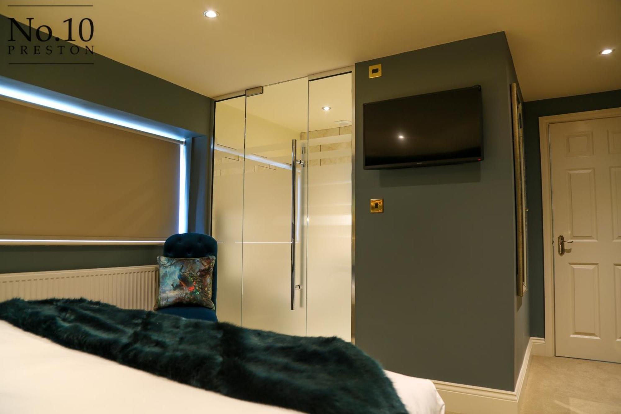 No.10 Preston Hotel Престън Екстериор снимка