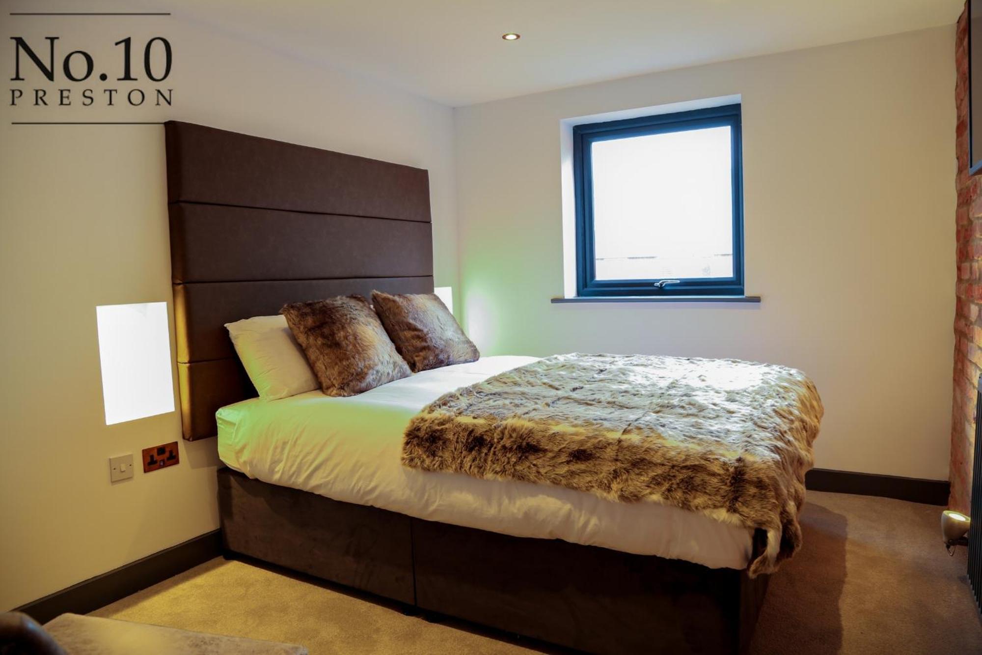 No.10 Preston Hotel Престън Екстериор снимка